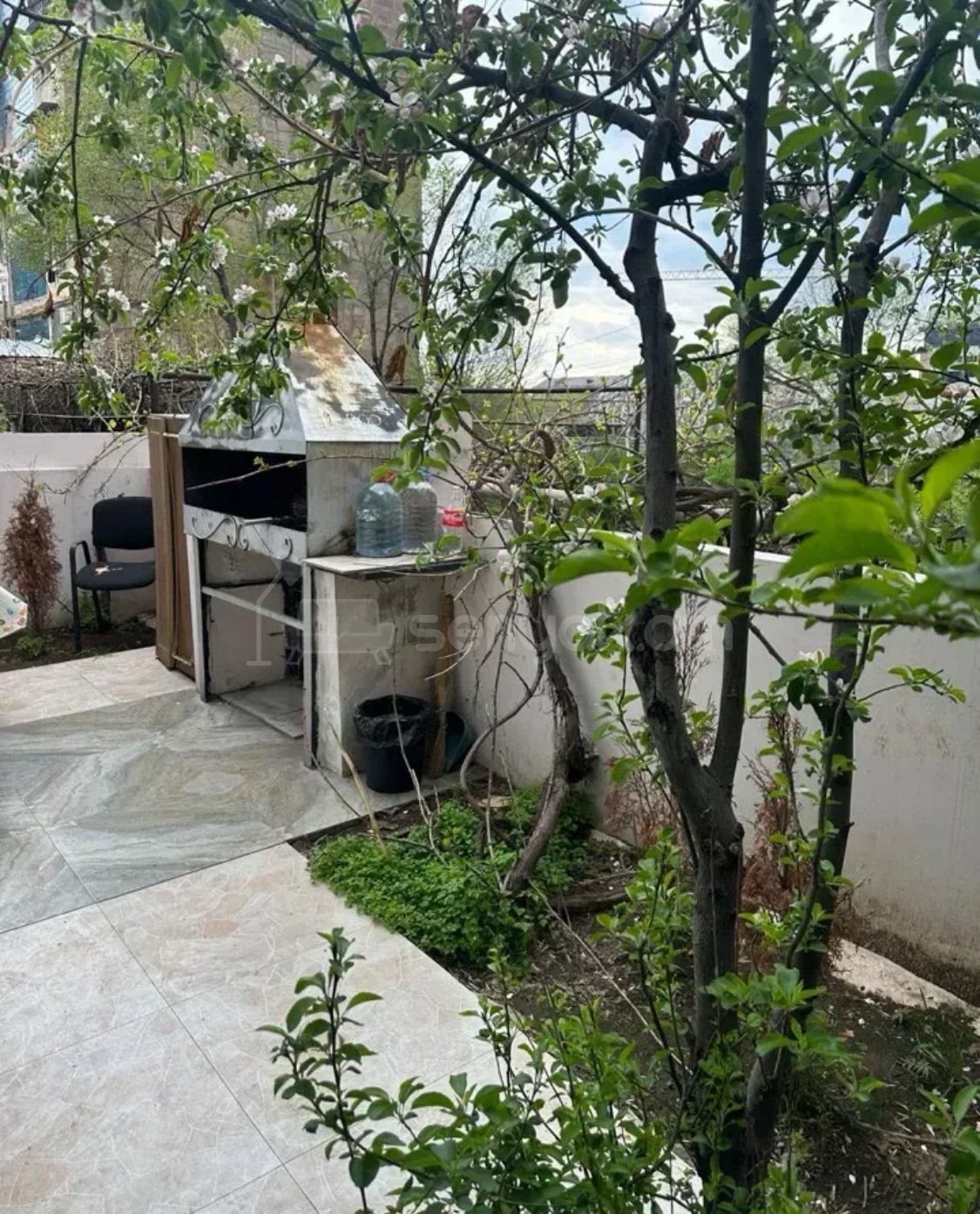 3 Սենյականոց Բնակարան Քարե Շենքում, 80քմ, 1/4 հարկ, Կապիտալ Վերանորոգված, Կահավորված