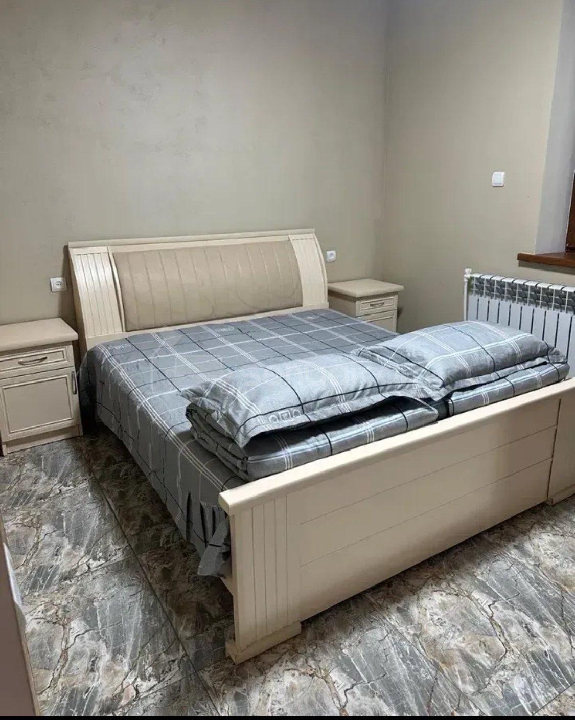 3 Սենյականոց Բնակարան Քարե Շենքում, 80քմ, 1/4 հարկ, Կապիտալ Վերանորոգված, Կահավորված