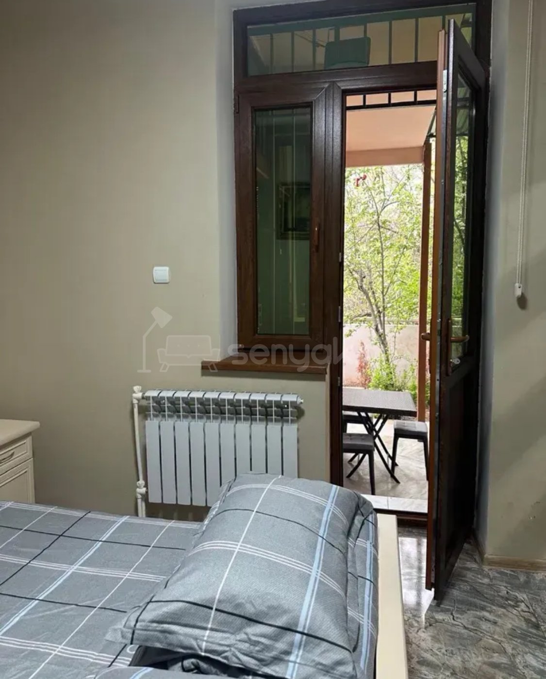 3 Սենյականոց Բնակարան Քարե Շենքում, 80քմ, 1/4 հարկ, Կապիտալ Վերանորոգված, Կահավորված