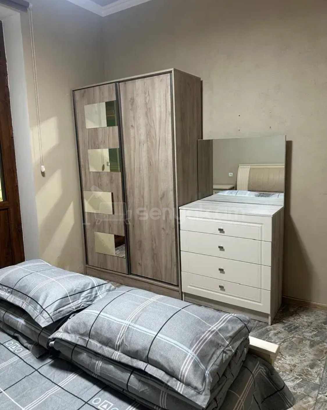 3 Սենյականոց Բնակարան Քարե Շենքում, 80քմ, 1/4 հարկ, Կապիտալ Վերանորոգված, Կահավորված