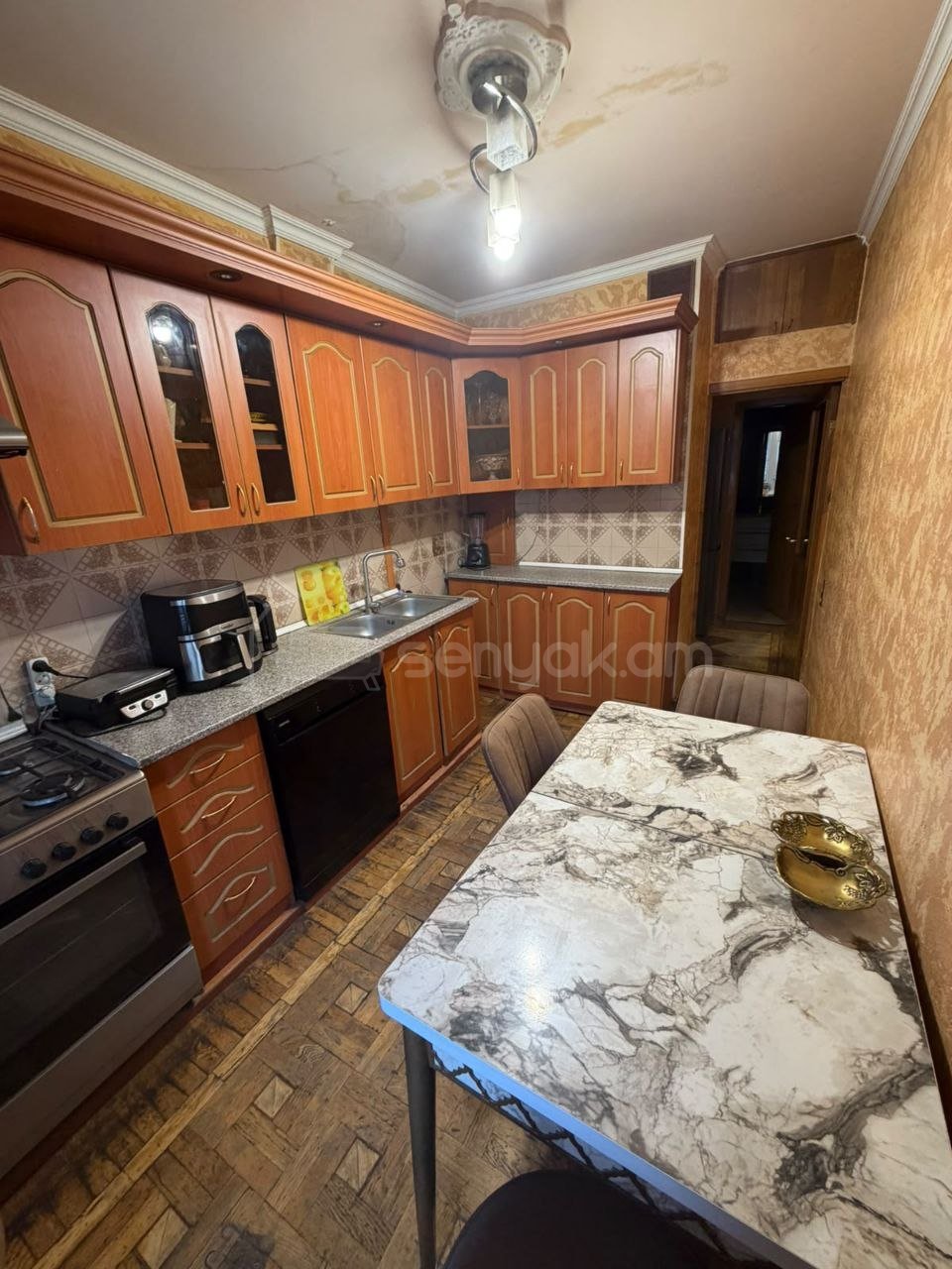 2 Սենյականոց Բնակարան Քարե Շենքում, 75քմ, 3/7 հարկ, Կոսմետիկ Վերանորոգված, Կահավորված