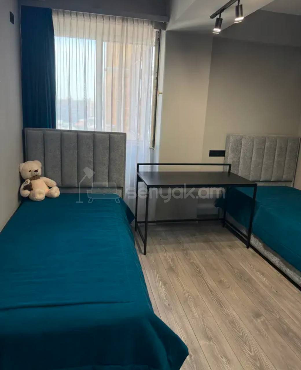 3 Սենյականոց Բնակարան Քարե Շենքում, 67քմ, 7/9 հարկ, Կապիտալ Վերանորոգված, Կահավորված