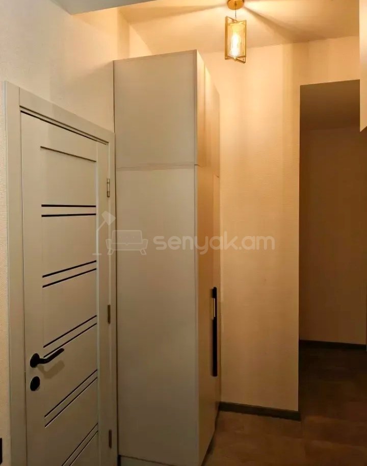 4 Սենյականոց Բնակարան, 74քմ, 4/10 հարկ, Կապիտալ Վերանորոգված