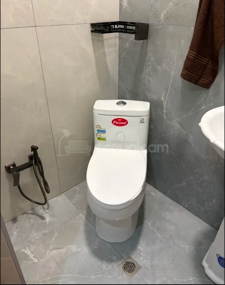 3 Սենյականոց Բնակարան Քարե Շենքում, 70քմ, 2/5 հարկ, Նորմալ Վիճակում, Կահավորված