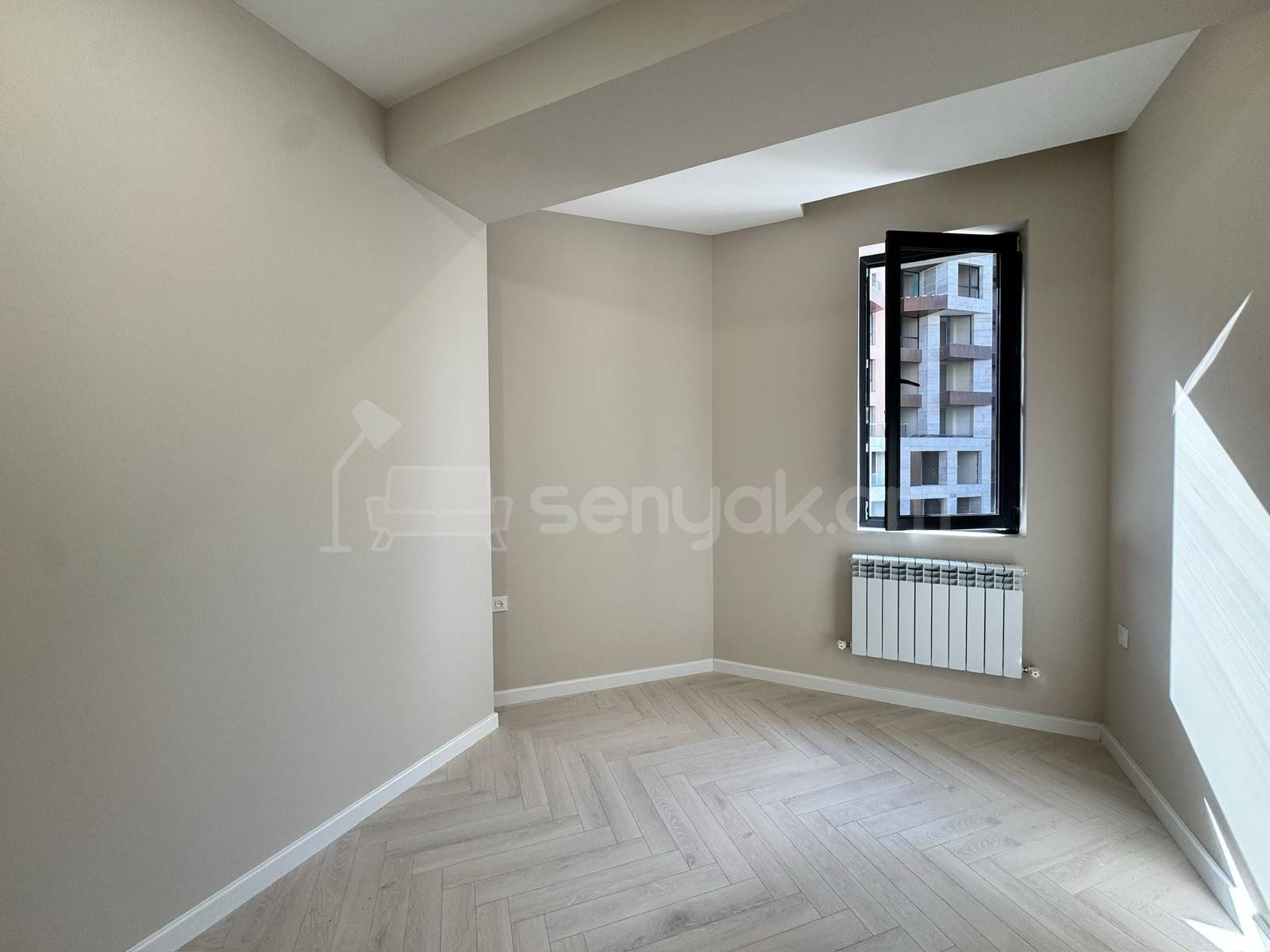 4 Սենյականոց Բնակարան Նորակառույցում, 125քմ, 3/8 հարկ, Դիզայներական Վերանորոգված