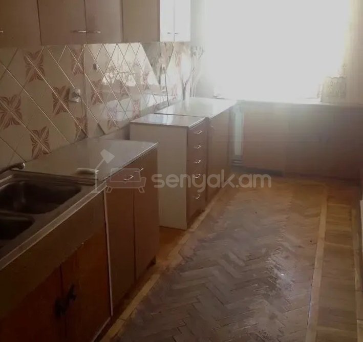 3 Սենյականոց Բնակարան, 76քմ, 6/9 հարկ, Պետական Վիճակում