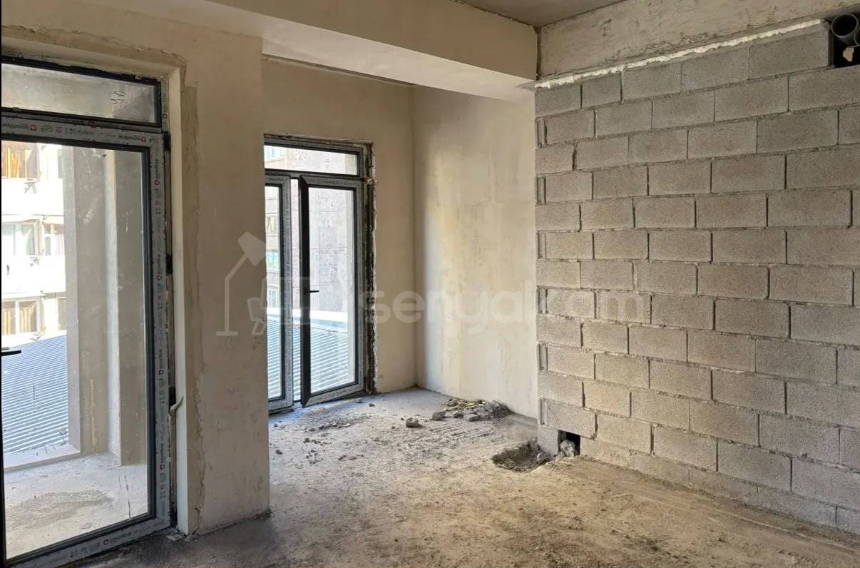 4 Սենյականոց Բնակարան, 105քմ, 4/15 հարկ, Զրոյական Վիճակում