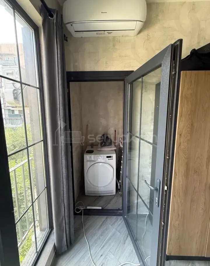 2 Սենյականոց Բնակարան Քարե Շենքում, 43քմ, 4/5 հարկ, Կապիտալ Վերանորոգված