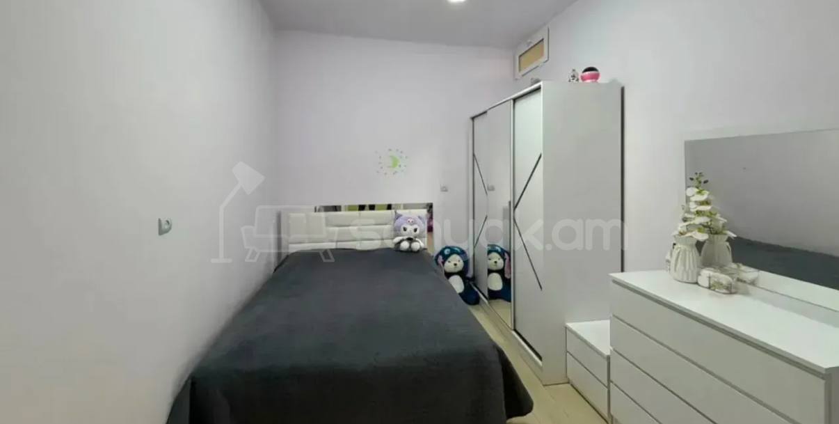 3 Սենյականոց Բնակարան Քարե Շենքում, 69քմ, 4/4 հարկ, Կապիտալ Վերանորոգված