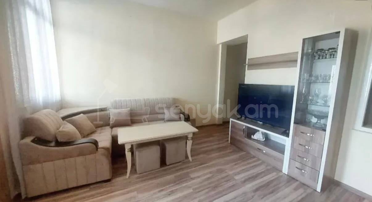 3 Սենյականոց Բնակարան Քարե Շենքում, 69քմ, 4/4 հարկ, Կապիտալ Վերանորոգված