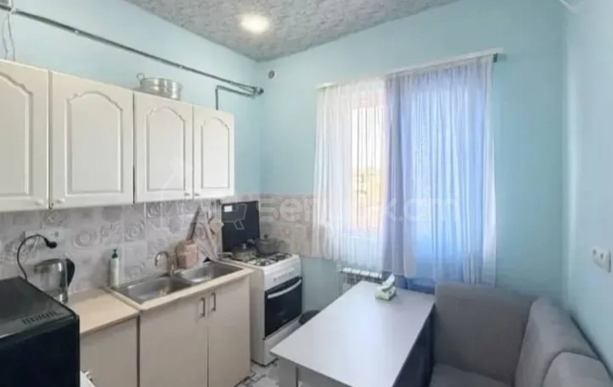 3 Սենյականոց Բնակարան Քարե Շենքում, 69քմ, 4/4 հարկ, Կապիտալ Վերանորոգված