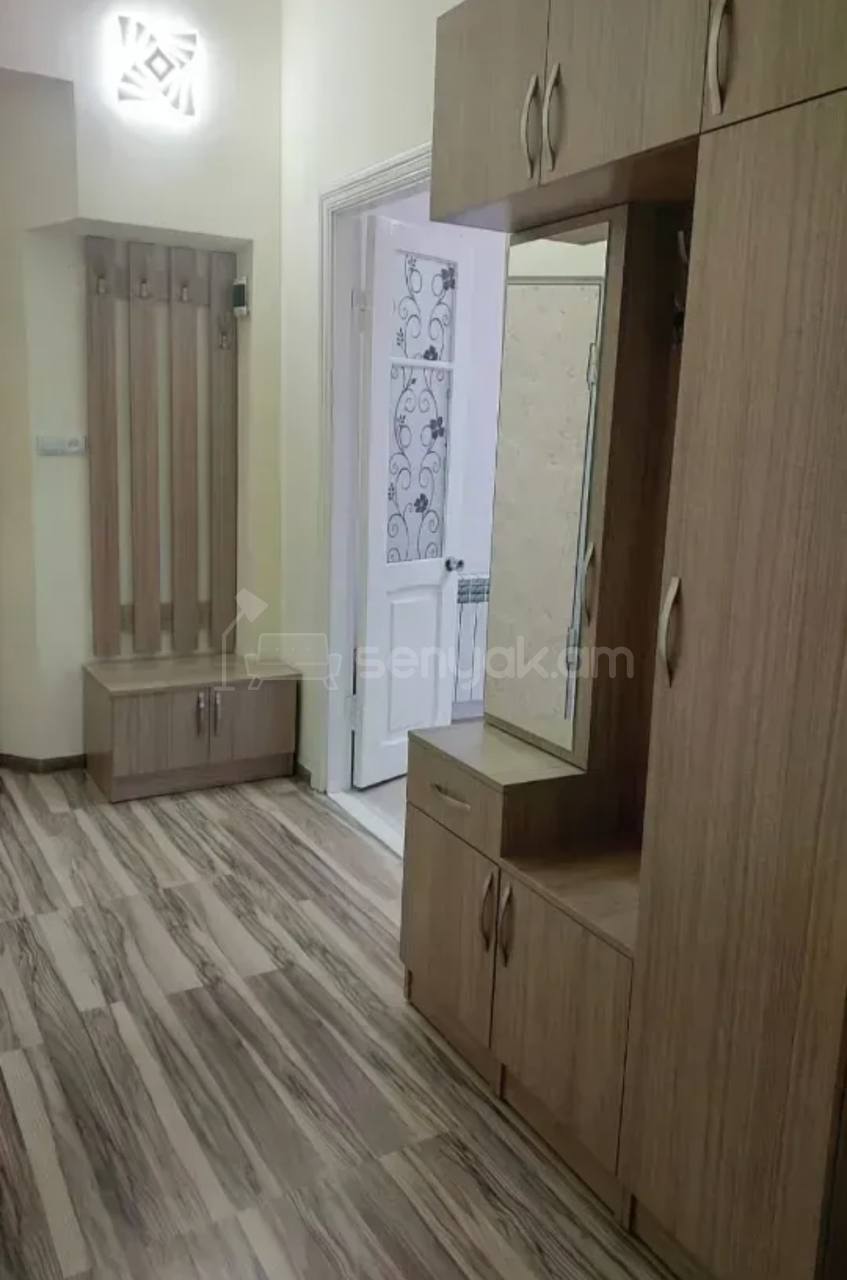 3 Սենյականոց Բնակարան Քարե Շենքում, 69քմ, 4/4 հարկ, Կապիտալ Վերանորոգված