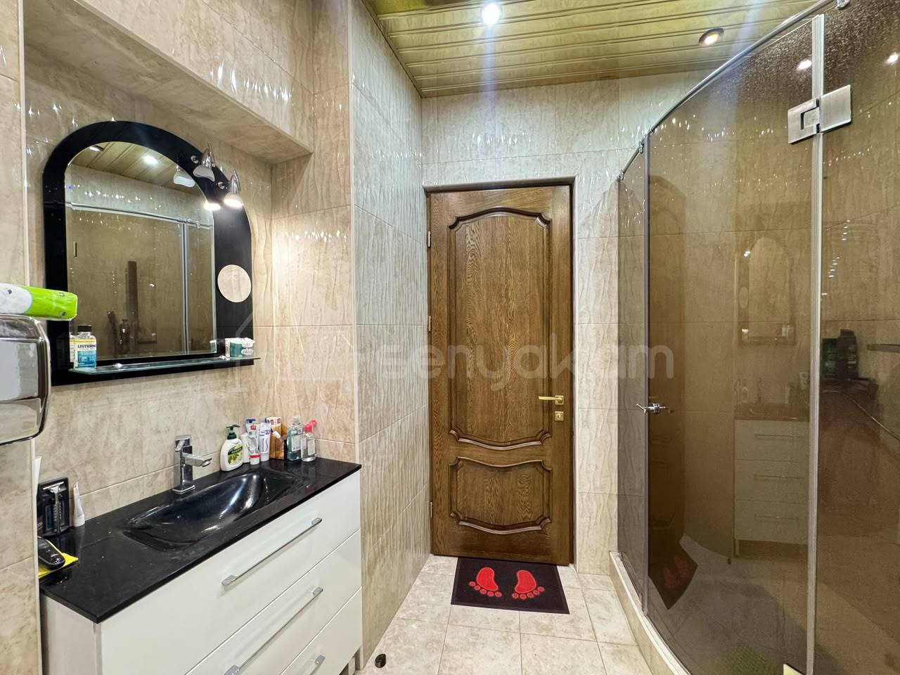 3 Սենյականոց Բնակարան Քարե Շենքում, 168քմ, 2/4 հարկ, Կապիտալ Վերանորոգված