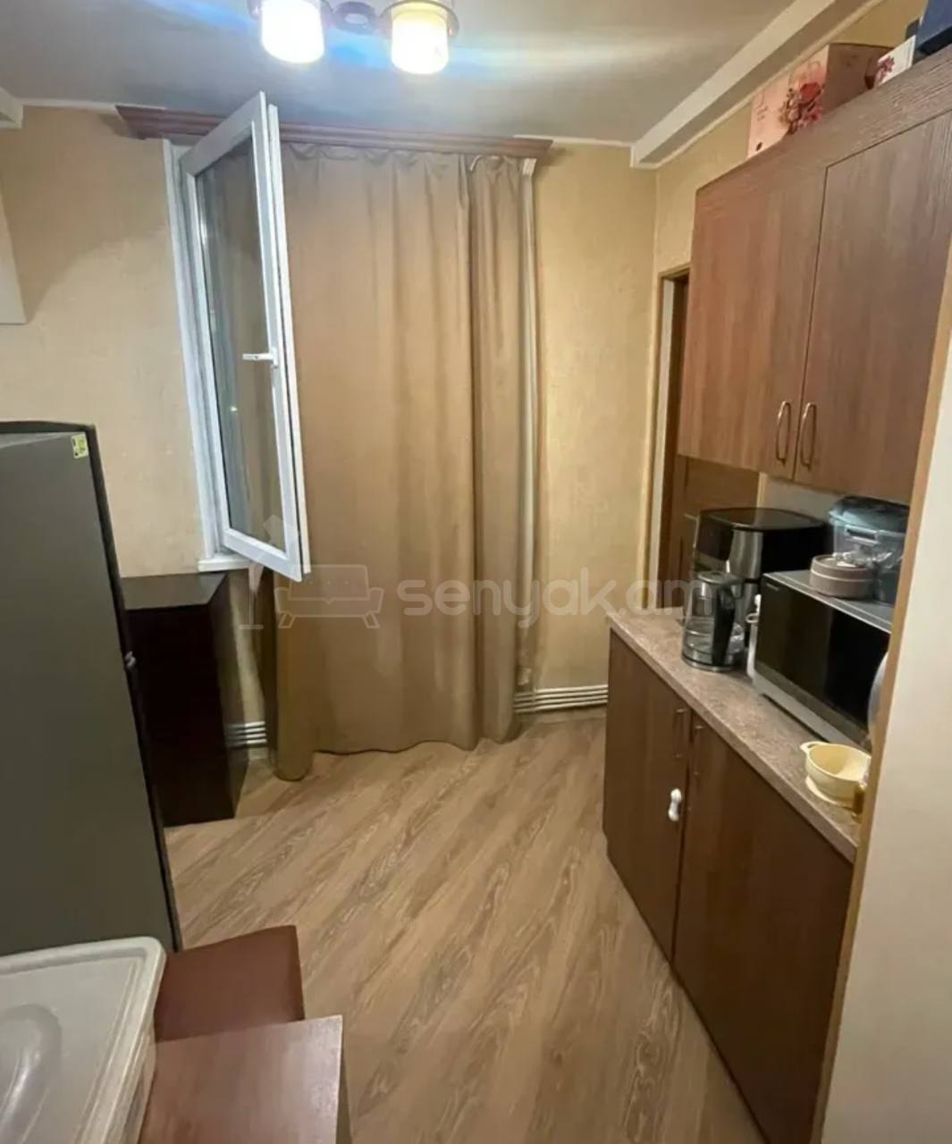 3 Սենյականոց Բնակարան Քարե Շենքում, 62քմ, 3/5 հարկ, Կապիտալ Վերանորոգված