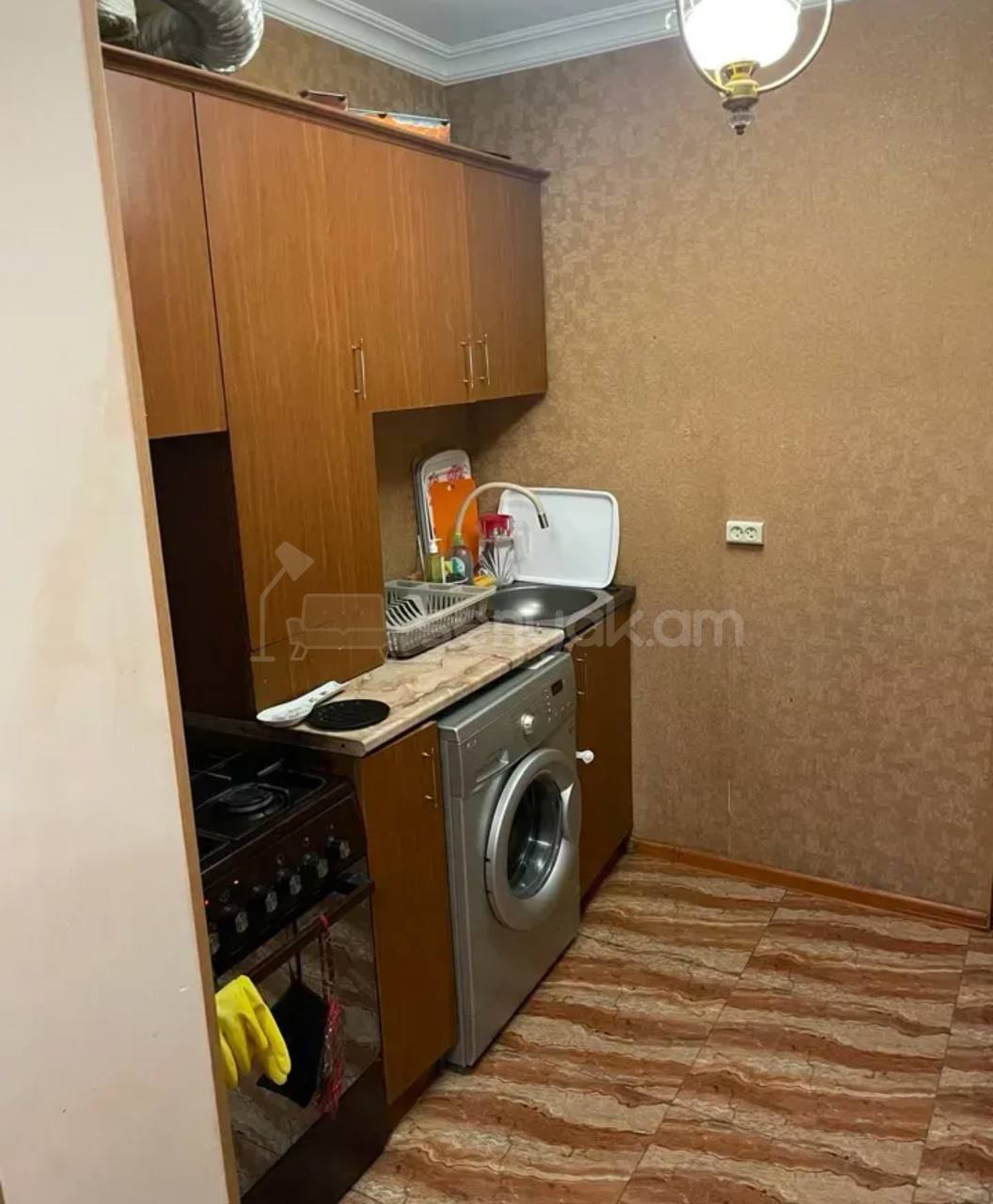 3 Սենյականոց Բնակարան Քարե Շենքում, 62քմ, 3/5 հարկ, Կապիտալ Վերանորոգված