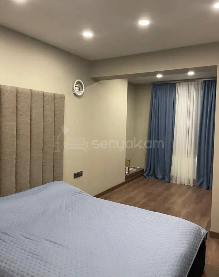 3 Սենյականոց Բնակարան Քարե Շենքում, 98քմ, 2/5 հարկ, Կապիտալ Վերանորոգված, Կահավորված