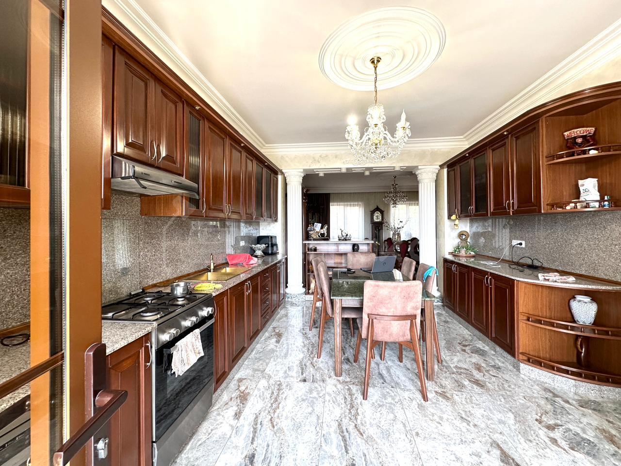 7 Սենյականոց Շքեղ Առանձնատուն, 500քմ, Ավտոտնակով