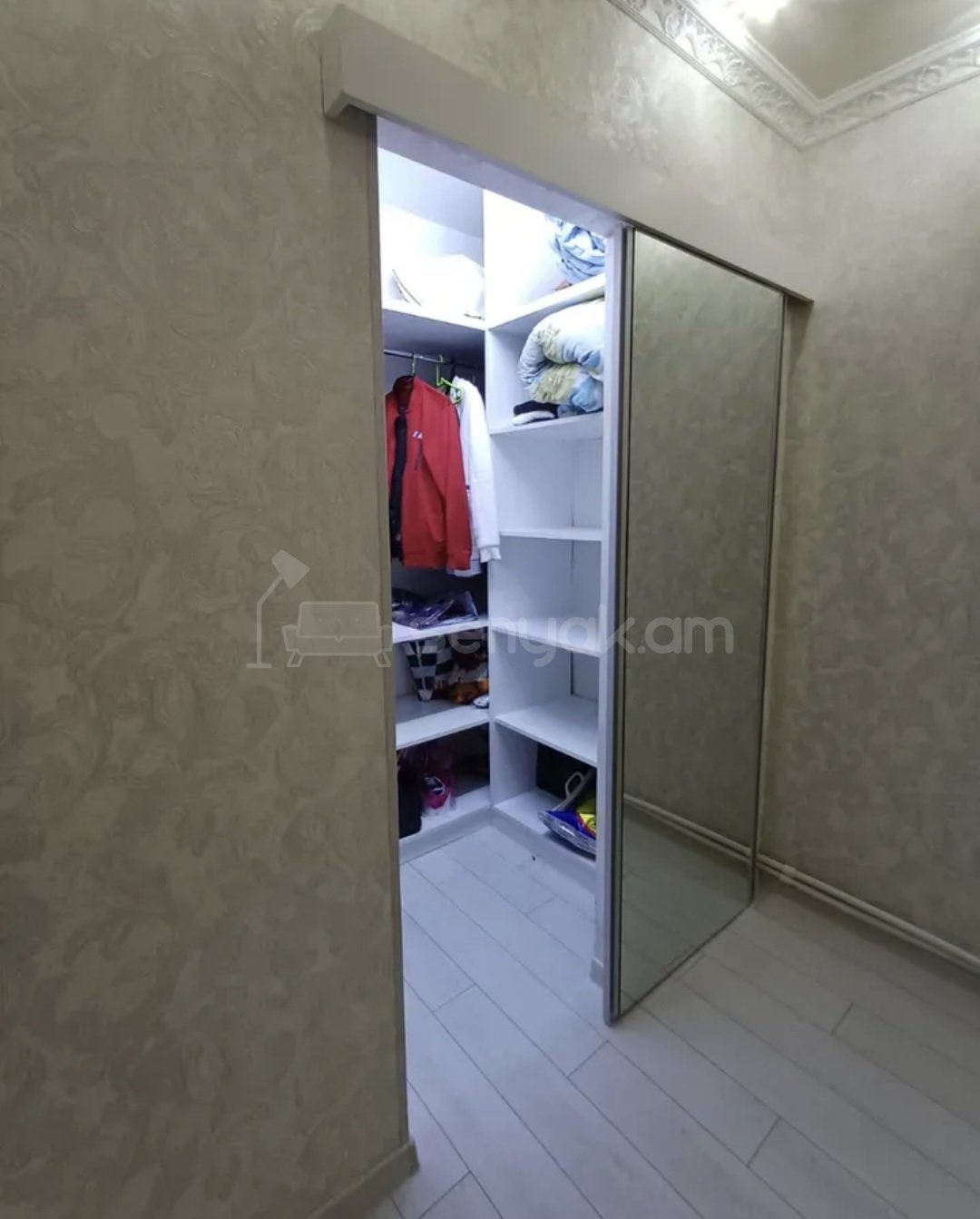 3 Սենյականոց Բնակարան Քարե Շենքում, 78քմ, 1/5 հարկ, Կապիտալ Վերանորոգված
