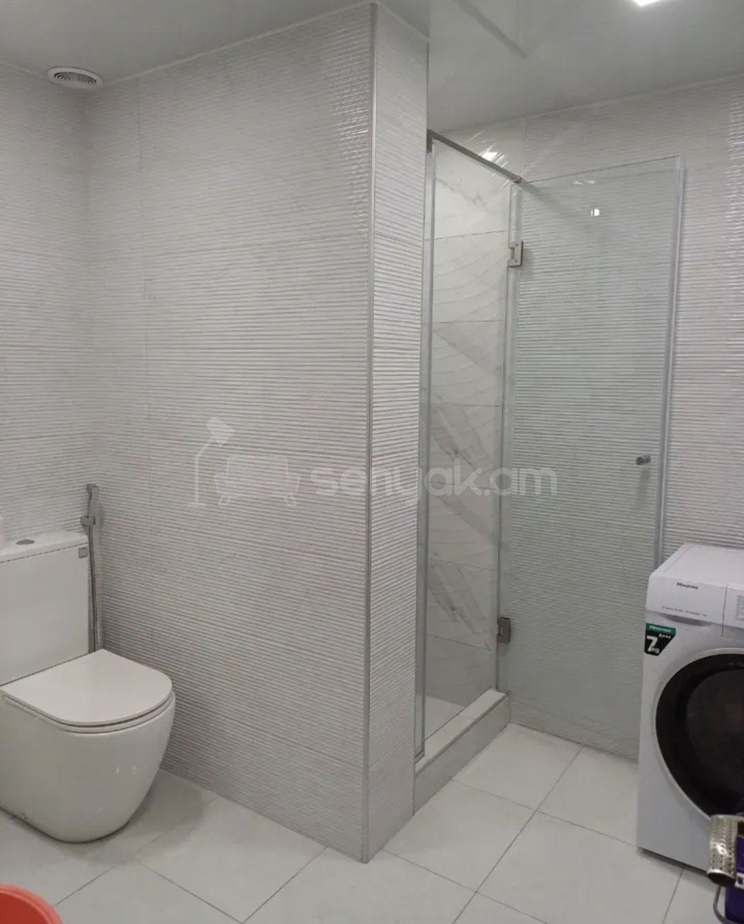 3 Սենյականոց Բնակարան Քարե Շենքում, 78քմ, 1/5 հարկ, Կապիտալ Վերանորոգված