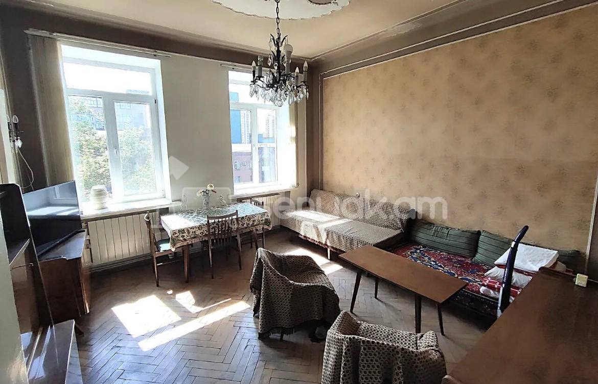 2 Սենյականոց Բնակարան Քարե Շենքում, 49քմ, 5/5 հարկ, Պետական Վիճակում