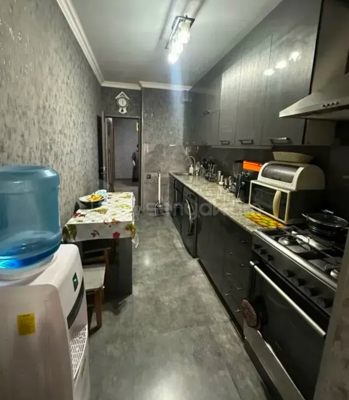 3 Սենյականոց Բնակարան, 80քմ, 8/9 հարկ, Նորմալ Վիճակում
