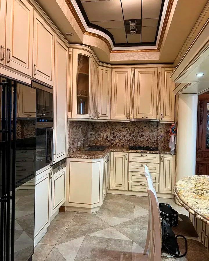 3 Սենյականոց Բնակարան Նորակառույցում, 160քմ, 10/18 հարկ, Կապիտալ Վերանորոգված, Կահավորված, Արևկող
