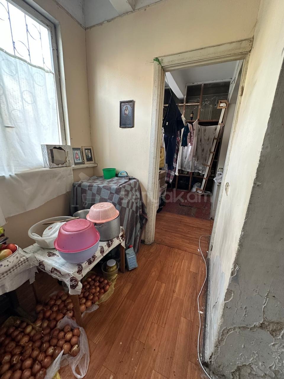 3 Սենյականոց Բնակարան Քարե Շենքում, 67քմ, 1/5 հարկ, Նորմալ Վիճակում