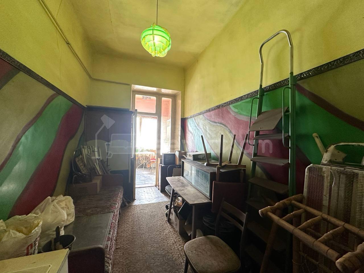 3 Սենյականոց Բնակարան Քարե Շենքում, 91քմ, 4/4 հարկ, Պետական Վիճակում
