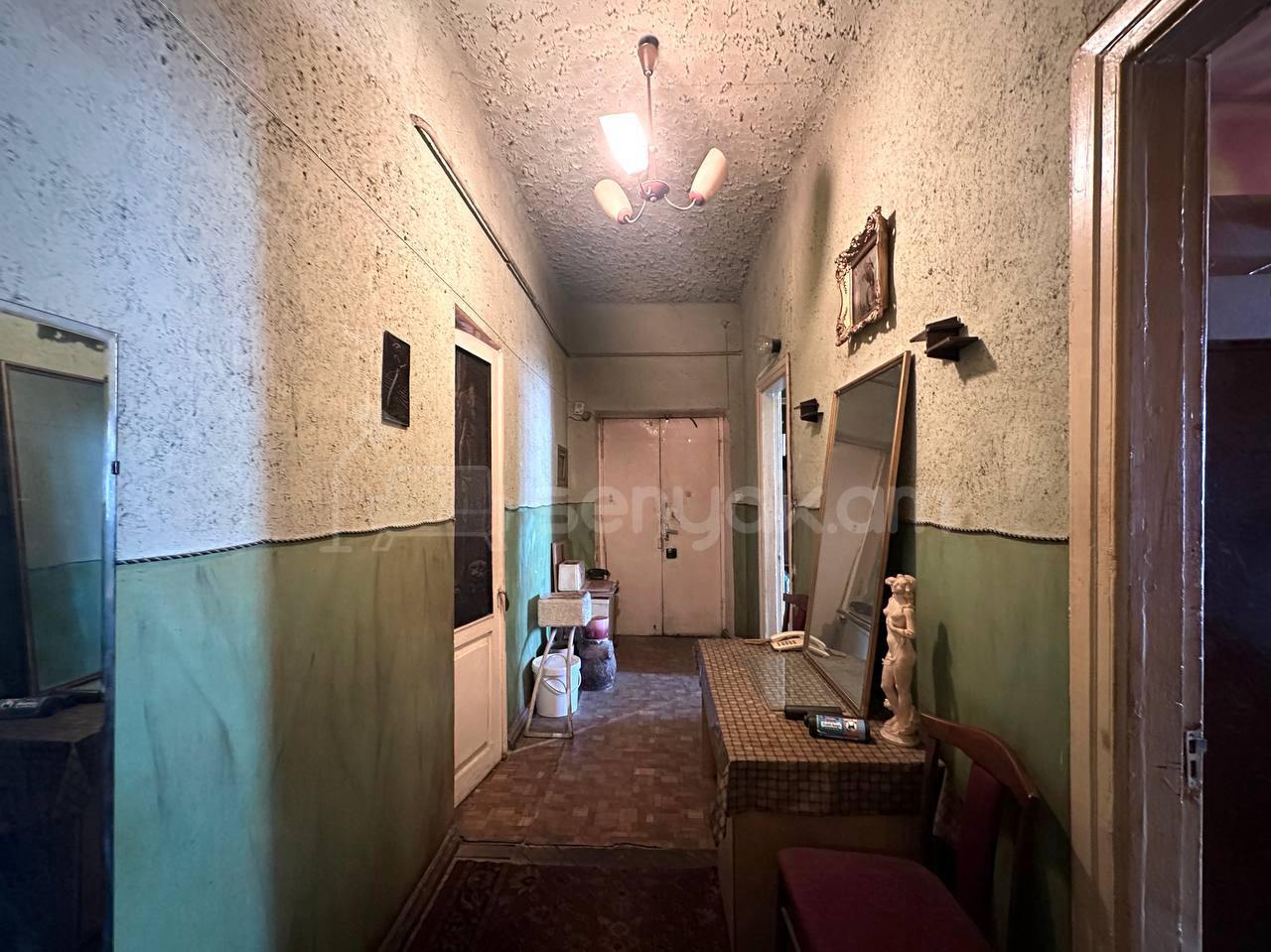 3 Սենյականոց Բնակարան Քարե Շենքում, 91քմ, 4/4 հարկ, Պետական Վիճակում