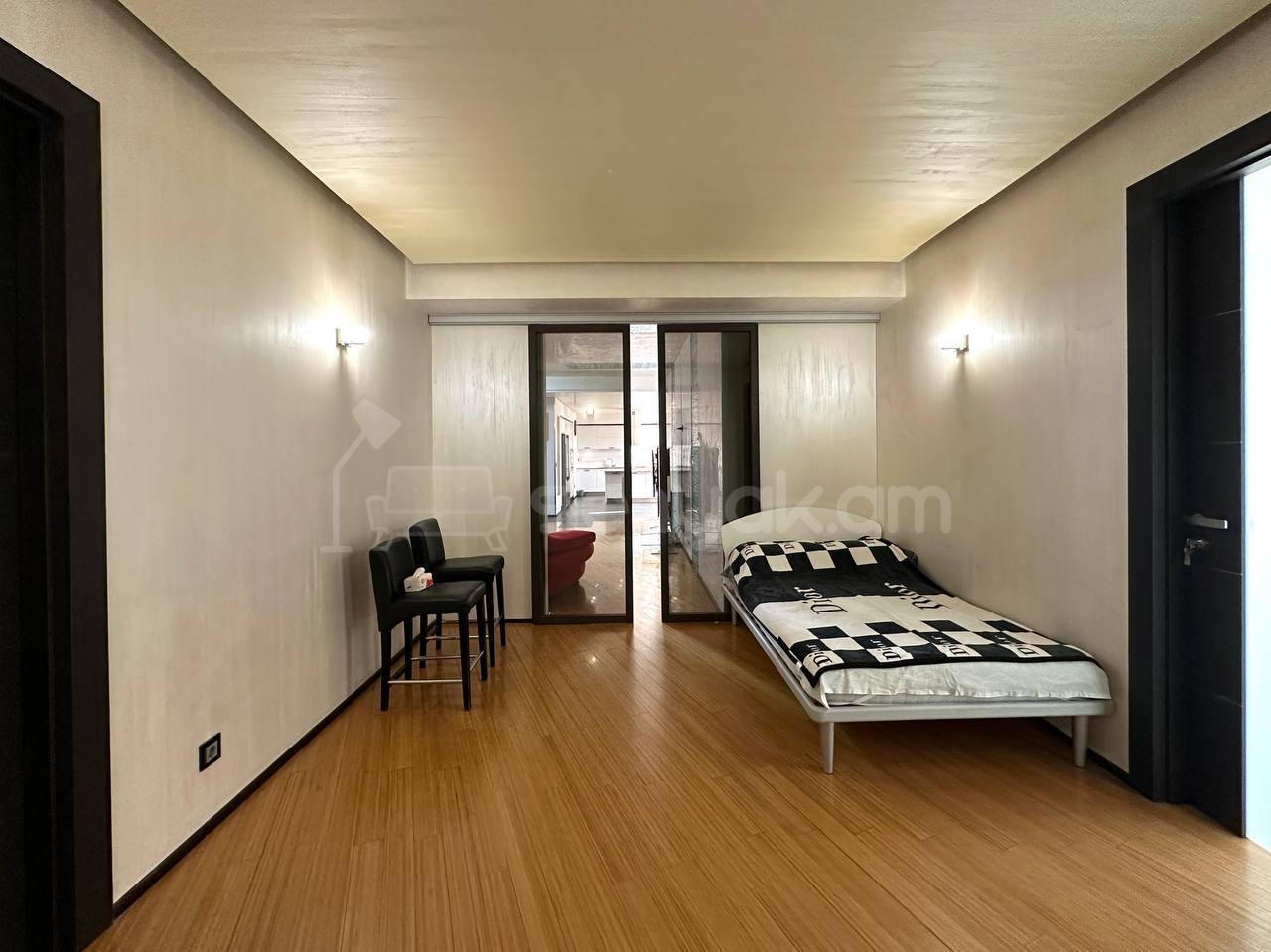 5 Սենյականոց Բնակարան Նորակառույցում, 258քմ, 5/8 հարկ, Կապիտալ Վերանորոգված