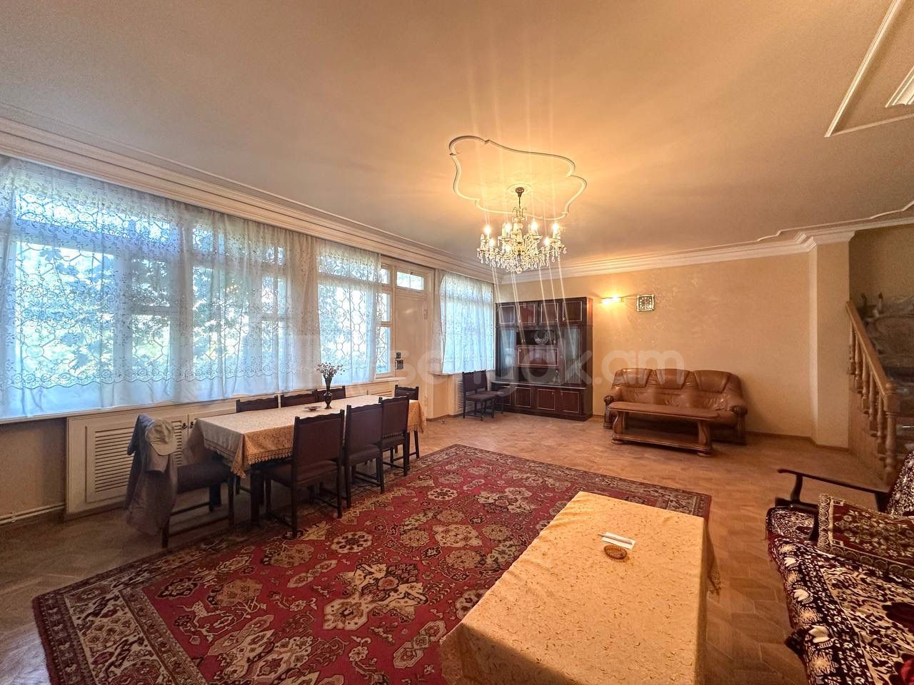 8 Սենյականոց Սեփական Տուն, 390քմ, Նորմալ Վիճակում, Ավտոտնակով