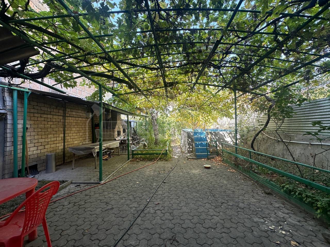 8 Սենյականոց Սեփական Տուն, 390քմ, Նորմալ Վիճակում, Ավտոտնակով