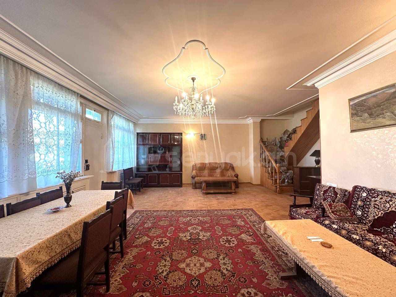8 Սենյականոց Սեփական Տուն, 390քմ, Նորմալ Վիճակում, Ավտոտնակով