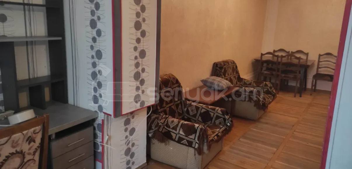 3 Սենյականոց Բնակարան Քարե Շենքում, 73քմ, 2/5 հարկ, Նորմալ Վիճակում