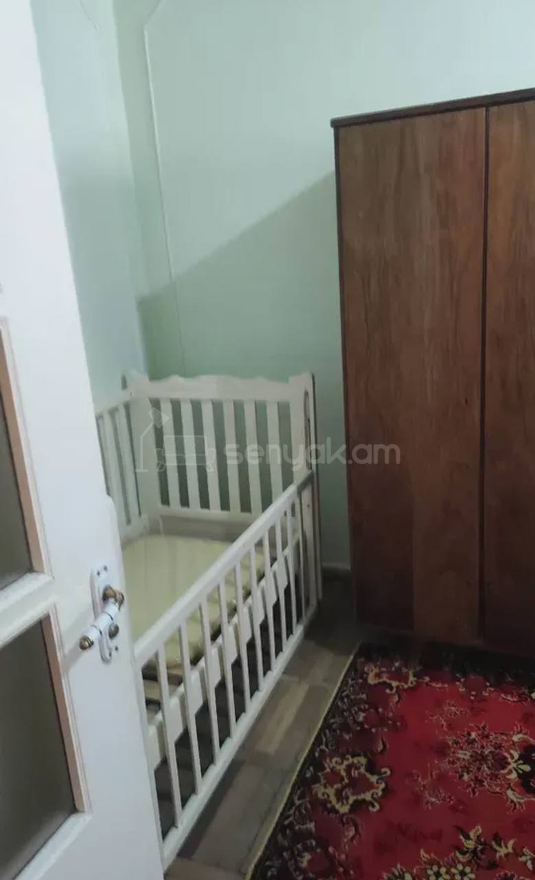 3 Սենյականոց Բնակարան Քարե Շենքում, 73քմ, 2/5 հարկ, Նորմալ Վիճակում