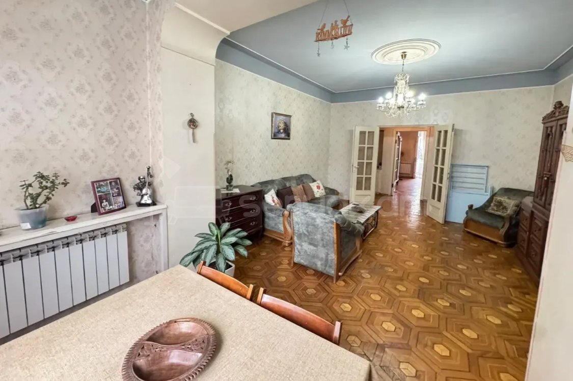 3 Սենյականոց Բնակարան Քարե Շենքում, 94քմ, 3/5 հարկ, Պետական Վիճակում