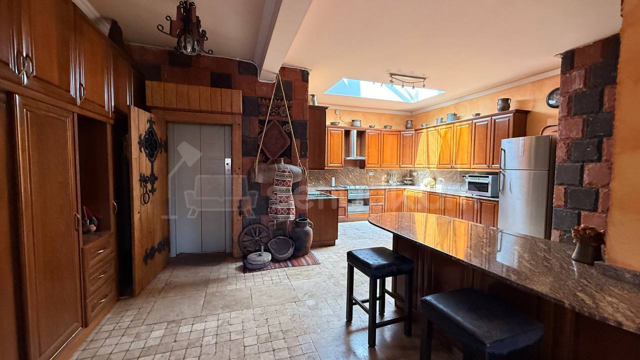 5 Սենյականոց Բնակարան Նորակառույցում, 234քմ, 9/9 հարկ, Կապիտալ Վերանորոգված