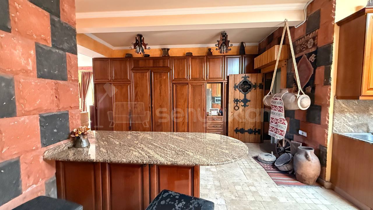 5 Սենյականոց Բնակարան Նորակառույցում, 234քմ, 9/9 հարկ, Կապիտալ Վերանորոգված