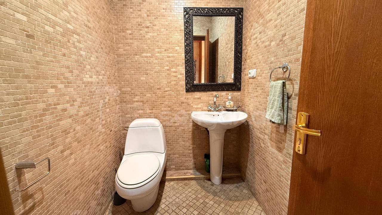 5 Սենյականոց Բնակարան Նորակառույցում, 234քմ, 9/9 հարկ, Կապիտալ Վերանորոգված