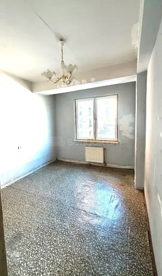 3 Սենյականոց Բնակարան, 75քմ, 4/14 հարկ, Պետական Վիճակում