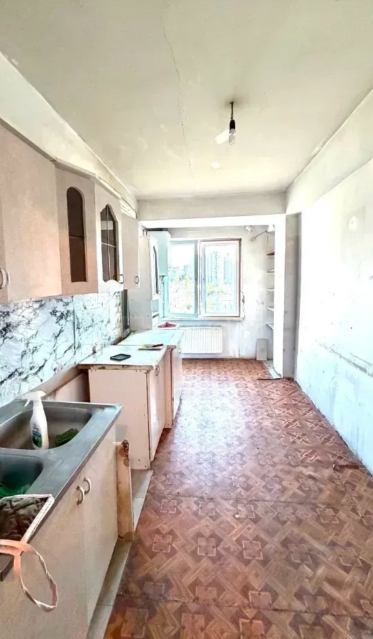 3 Սենյականոց Բնակարան, 75քմ, 4/14 հարկ, Պետական Վիճակում