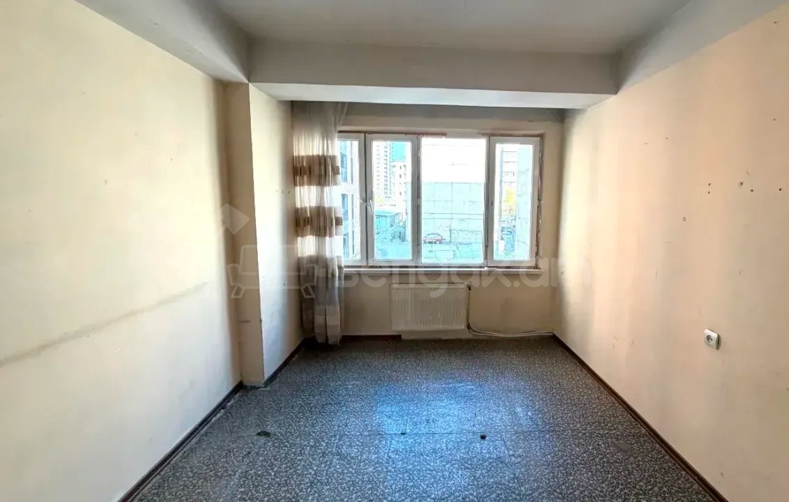 3 Սենյականոց Բնակարան, 75քմ, 4/14 հարկ, Պետական Վիճակում