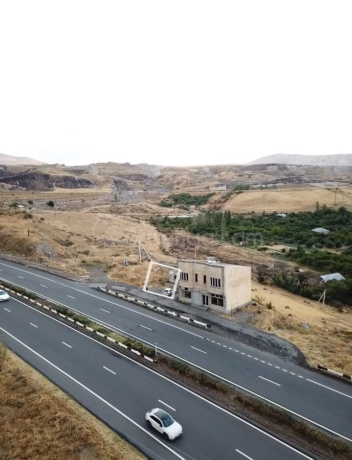 Շենք-Շինություն, 250քմ, Կապիտալ Վերանորոգված