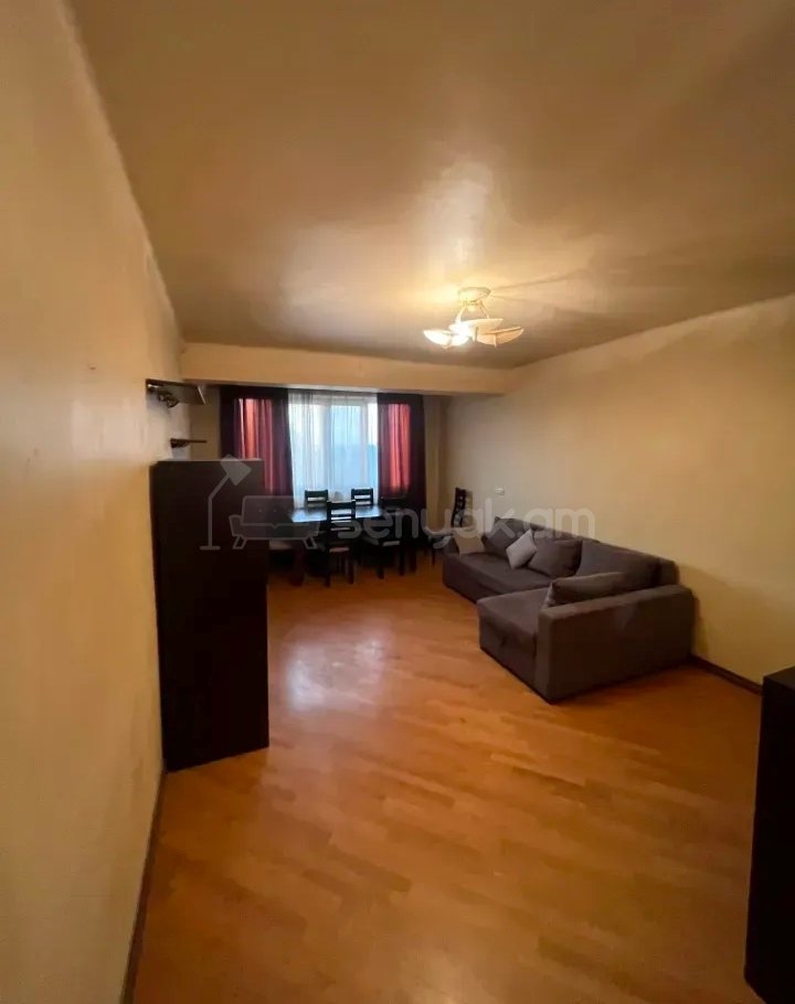2 Սենյականոց Բնակարան Քարե Շենքում, 49քմ, 3/7 հարկ, Նորմալ Վիճակում
