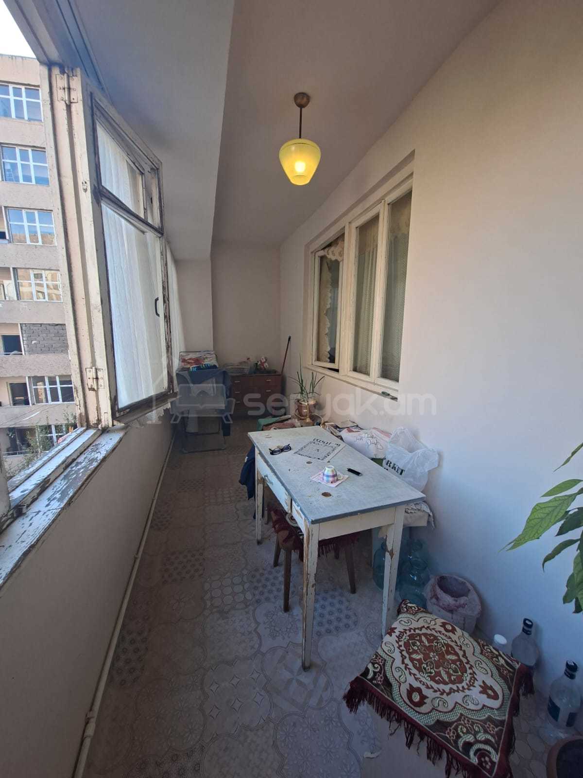 4 Սենյականոց Բնակարան, 84քմ, 5/9 հարկ, Նորմալ Վիճակում