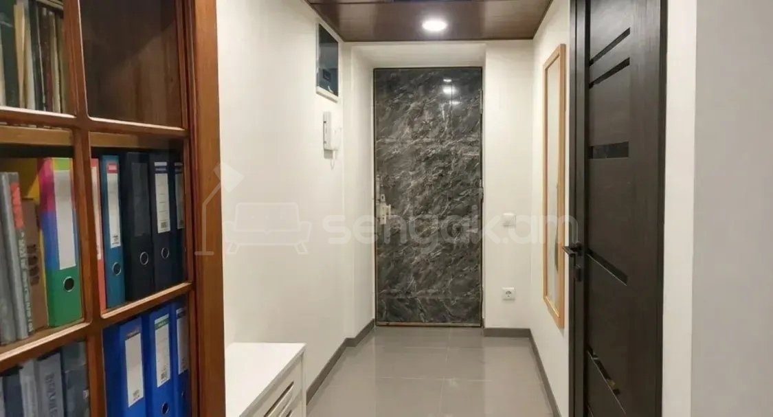 1 Սենյականոց Բնակարան Քարե Շենքում, 31քմ, 3/4 հարկ, Կապիտալ Վերանորոգված