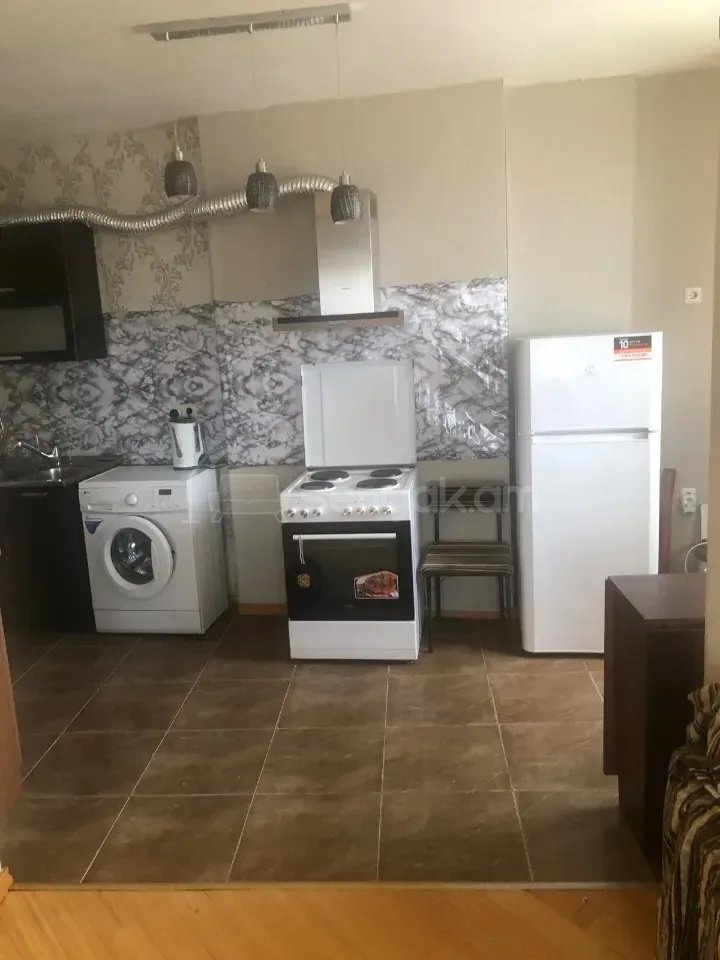 4 Սենյականոց Բնակարան, 106քմ, 6/16 հարկ, Նորմալ Վիճակում
