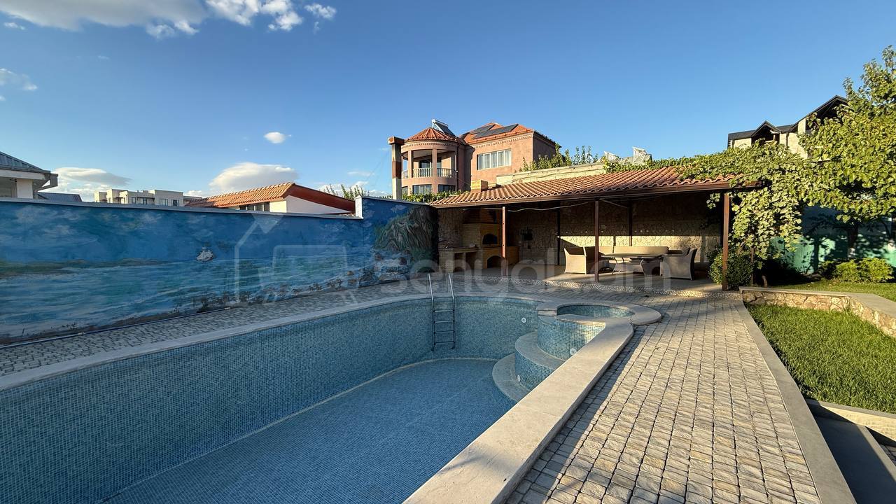 5 Սենյականոց Սեփական Տուն, 450քմ, Կապիտալ Վերանորոգված