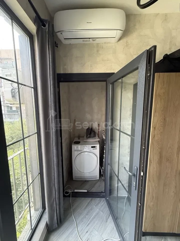2 Սենյականոց Բնակարան Քարե Շենքում, 43քմ, 4/5 հարկ, Կապիտալ Վերանորոգված