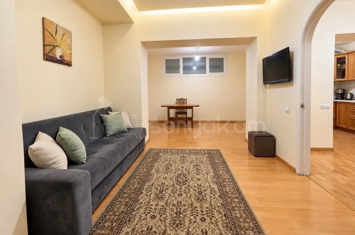 2 Սենյականոց Բնակարան Քարե Շենքում, 71քմ, 4/5 հարկ, Նորմալ Վիճակում